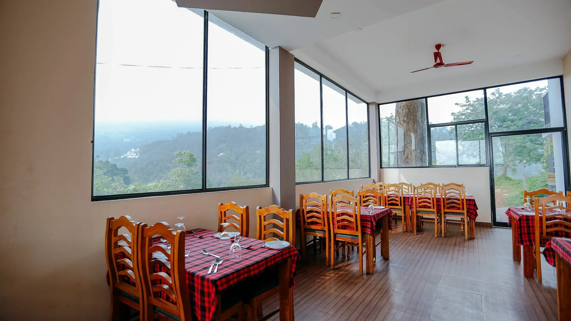 Diamond Hills Resort مونار